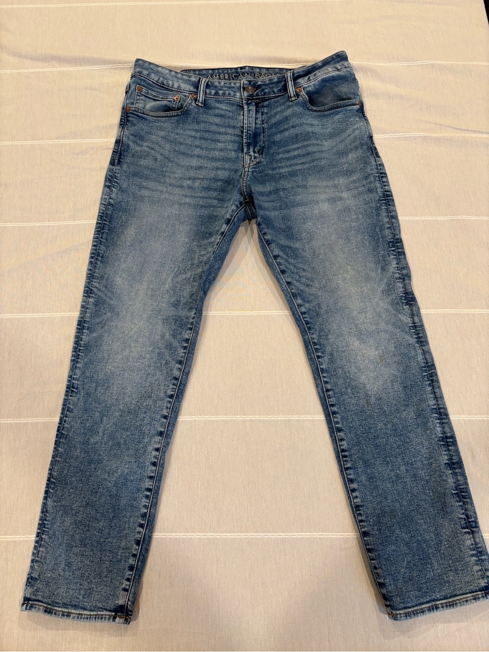 American Eagle AirFlex+ Men’s Jeans 36x30 Light Wash Stretch Straight Fit Denim - Picture 2 of 9